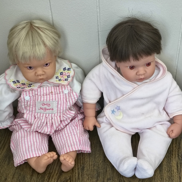 2 Lee Middleton Baby Dolls in Pink and White - Picture 1 of 12
